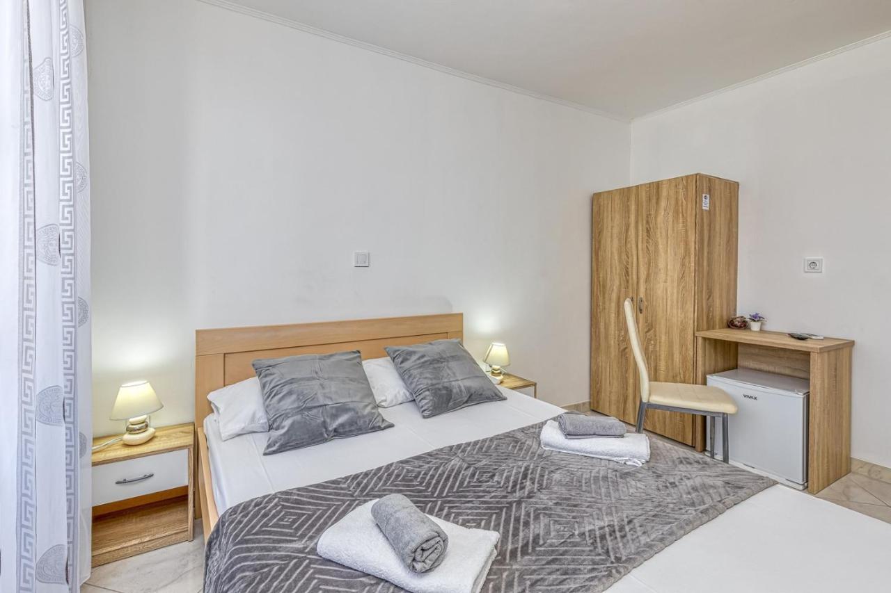 פורץ Rooms Vitoria On Joakim Square מראה חיצוני תמונה