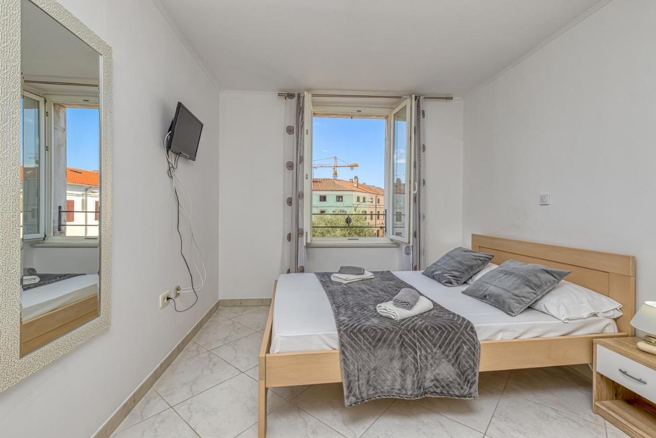 פורץ Rooms Vitoria On Joakim Square מראה חיצוני תמונה
