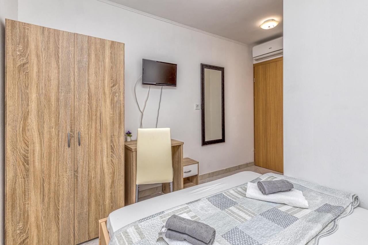 פורץ Rooms Vitoria On Joakim Square מראה חיצוני תמונה