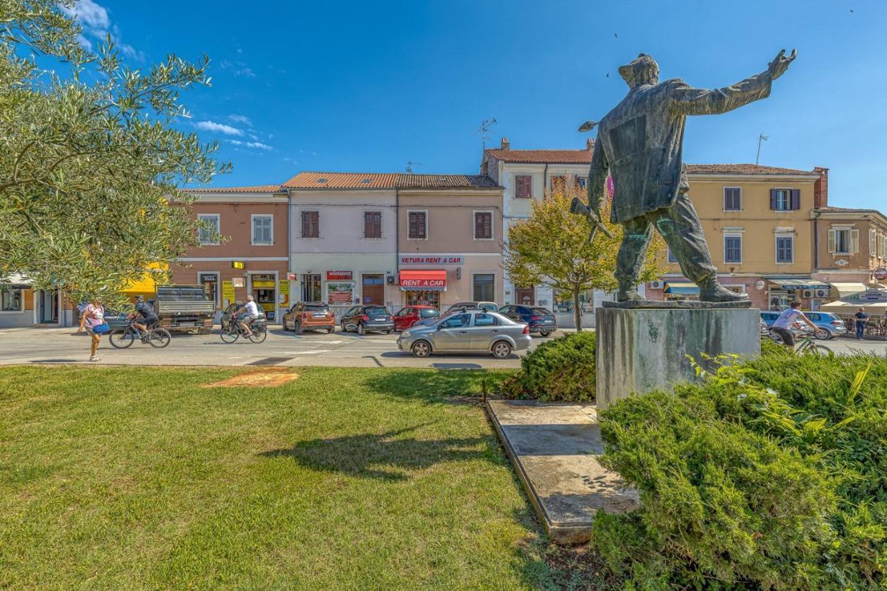 פורץ Rooms Vitoria On Joakim Square מראה חיצוני תמונה