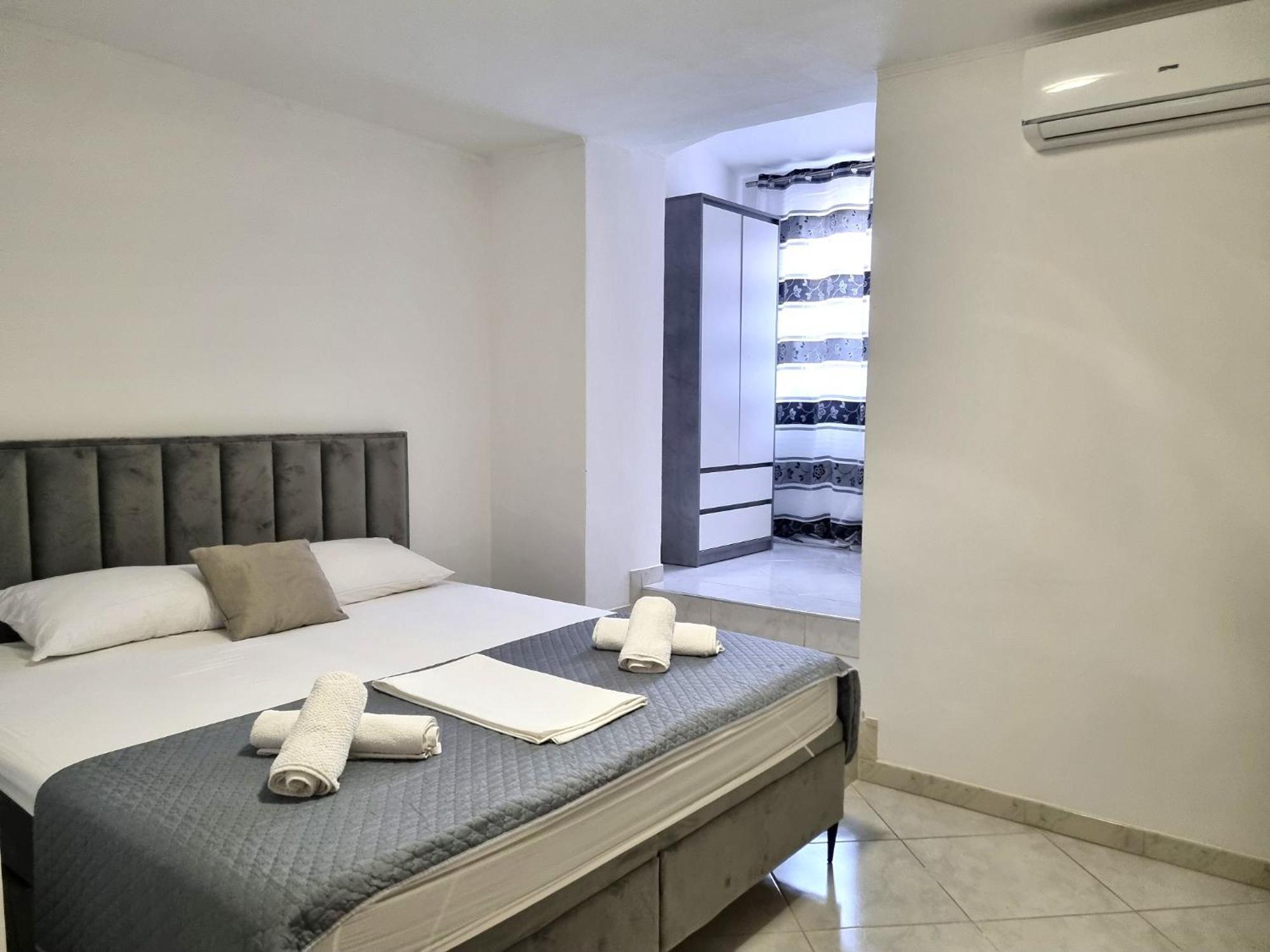 פורץ Rooms Vitoria On Joakim Square מראה חיצוני תמונה
